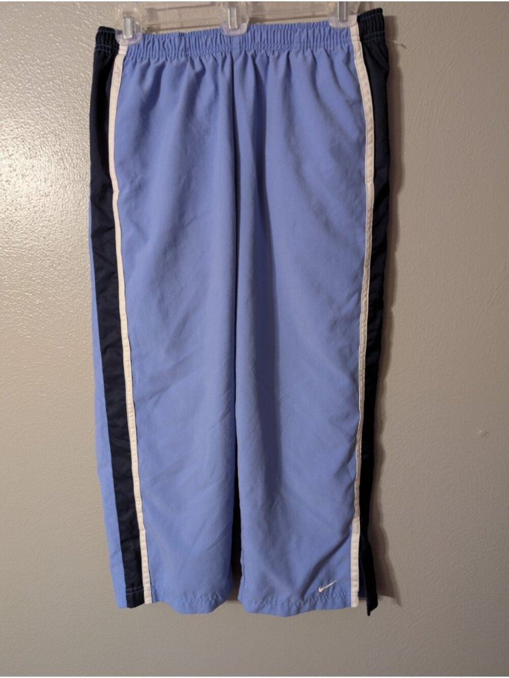 Nike Womens Medium Light Blue Navy Stripe Nylon Track Pants Capris 2006
